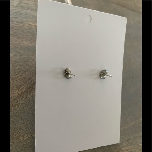 Lilo and Stitch Chris Earrings - Picture 6 of 6